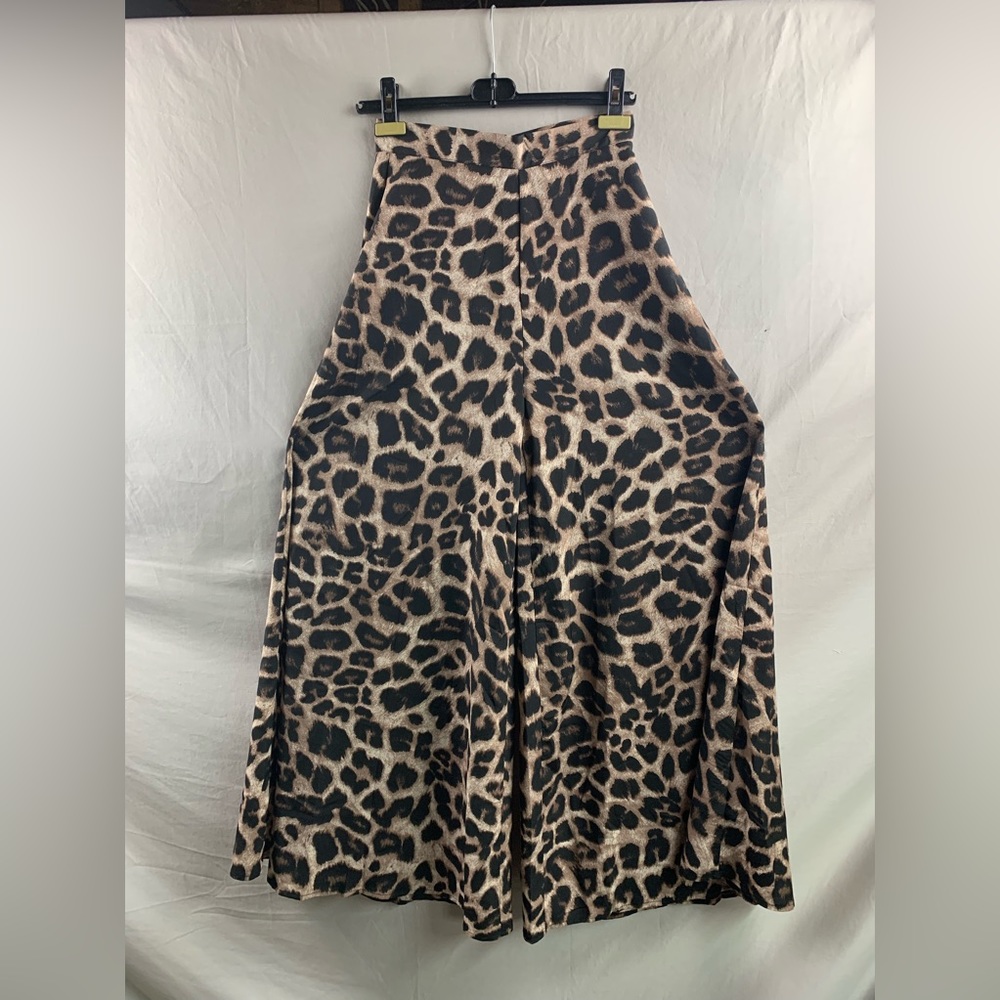 High Waist Leopard Wide Leg Pants - Picture 8 of 9
